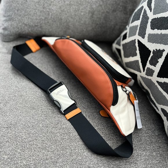 COACH CE552 Leather Track Belt Bag Quilting & Coach Stamp Chalk/Sunset Multi - Picture 5 of 10